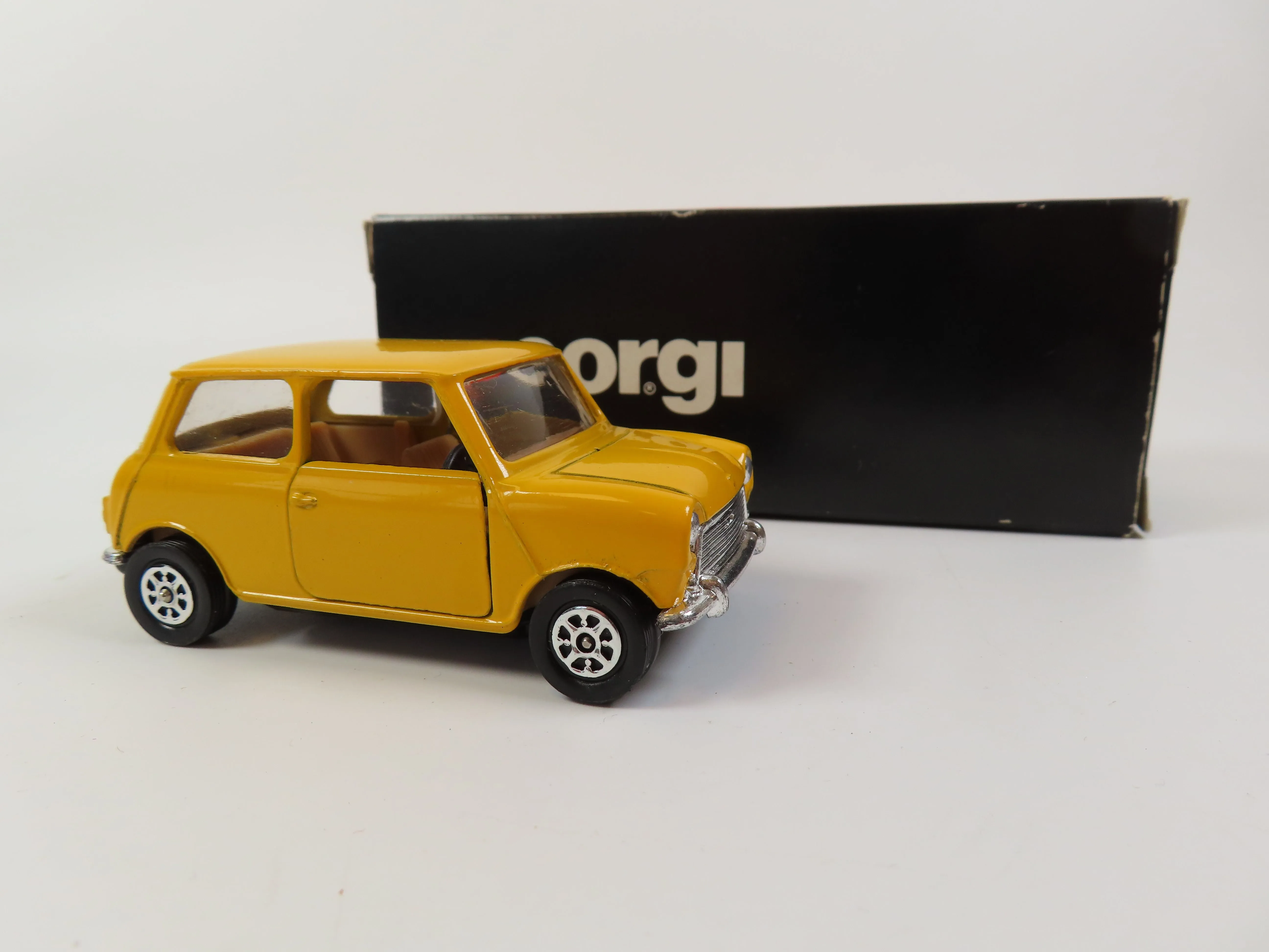 Corgi 602 Leyland Mini 1000, 1/36, 99% Mint/Boxed!