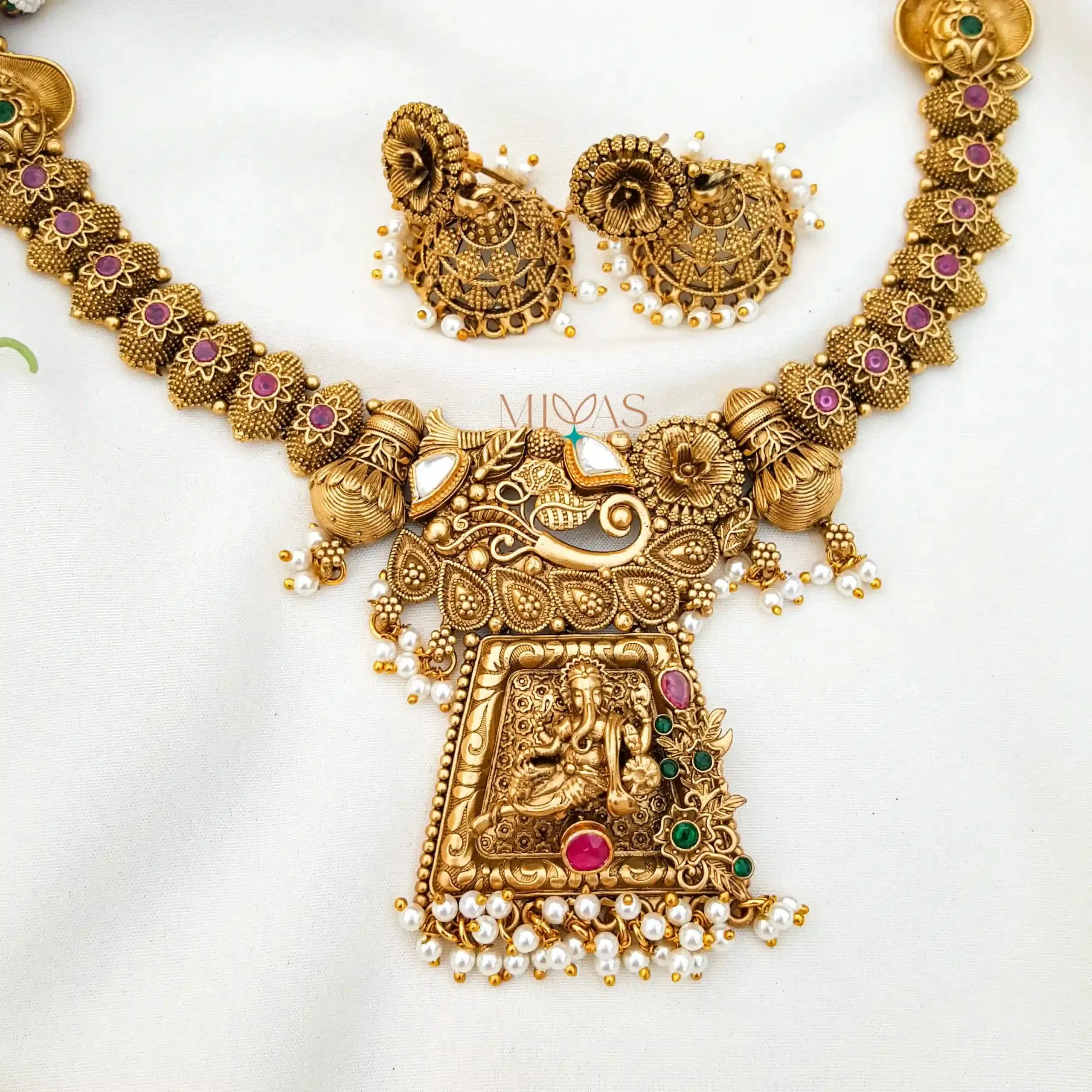 Elaborately Carved And Crafted Ganesha Necklace With Pearl