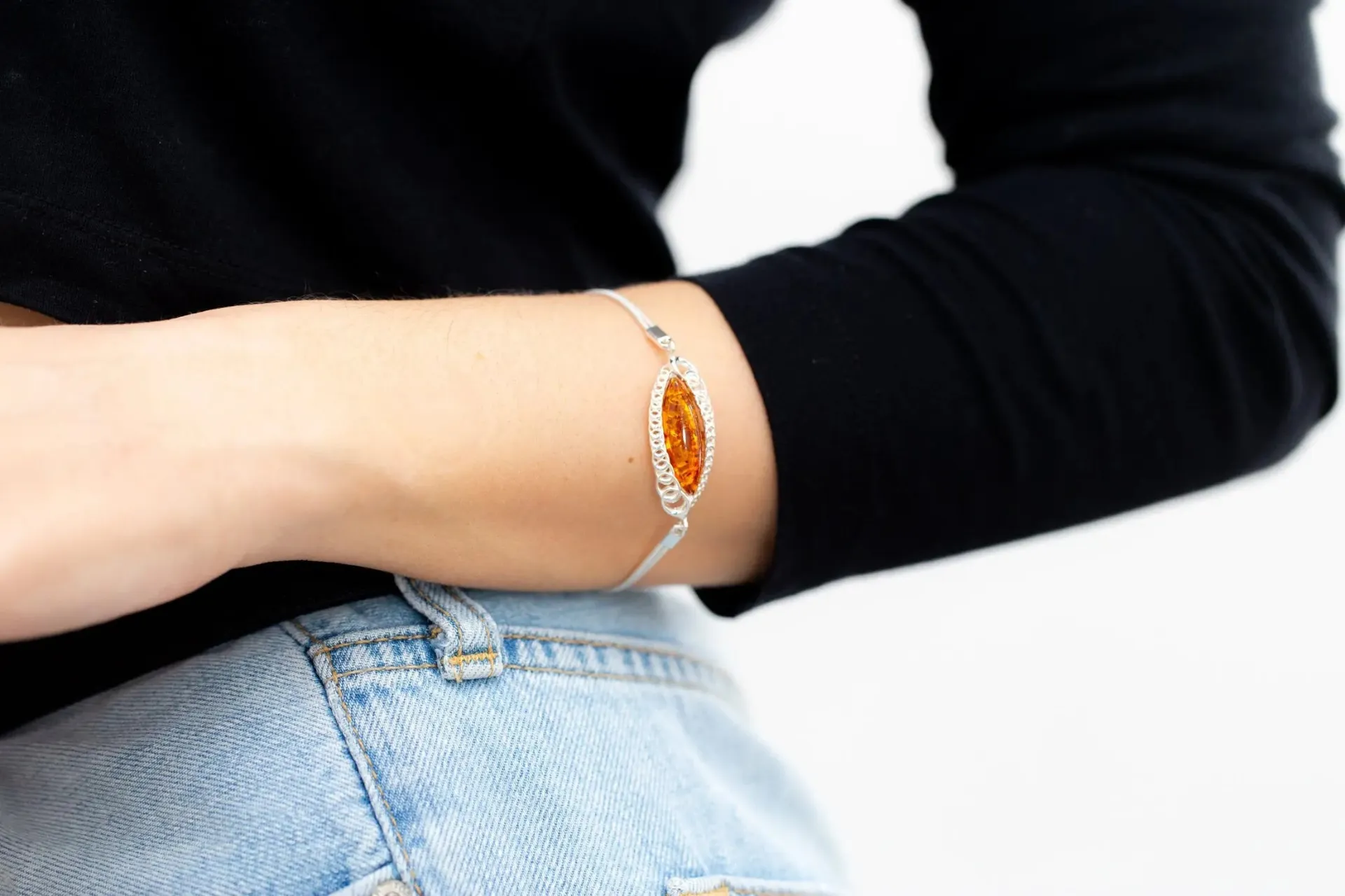 Elegant Contemporary Amber Chain Bracelet in Sterling Silver & Baltic Amber - Adjustable Length