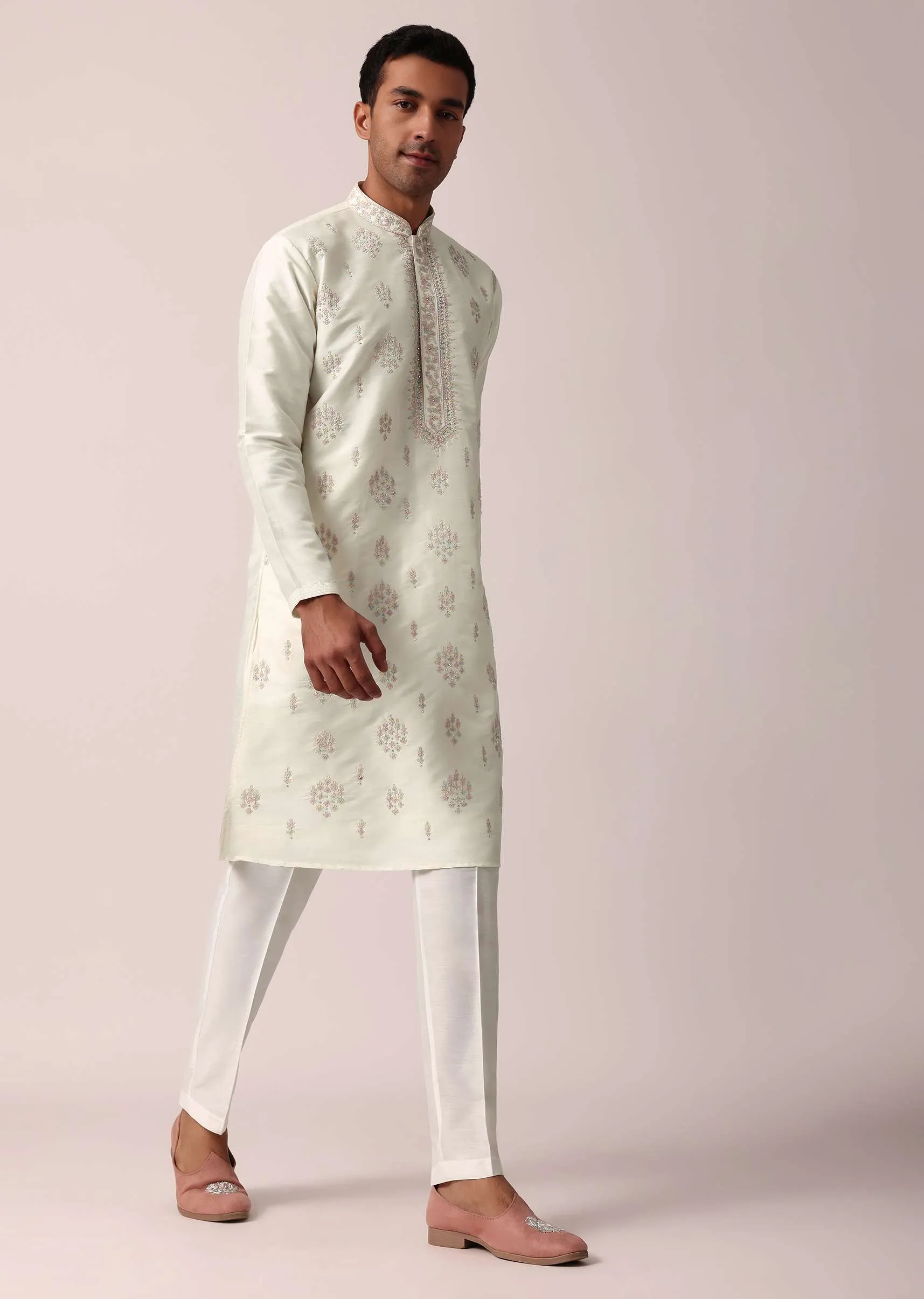 Elegant White Silk Kurta Set With Exquisite Handwork