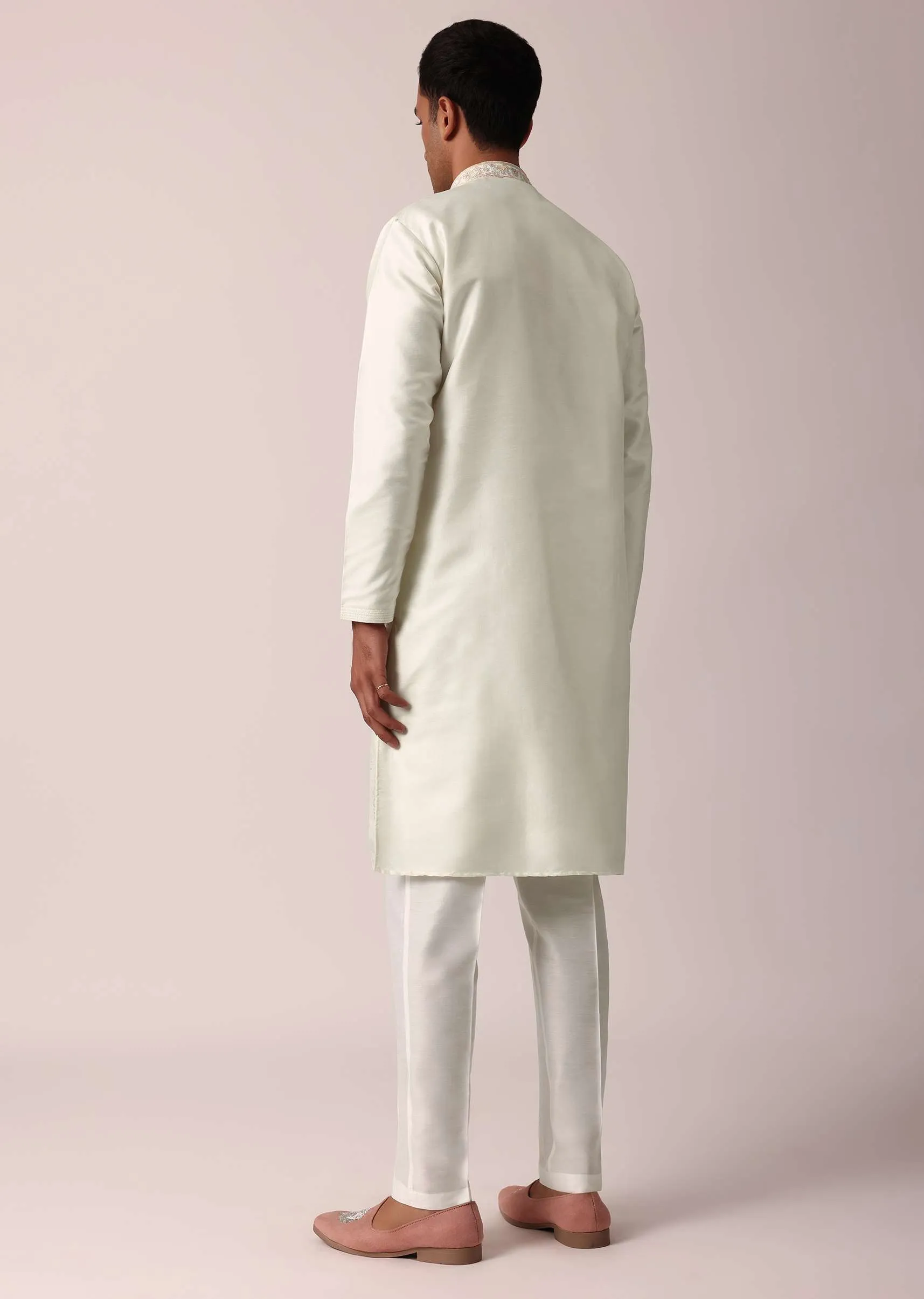 Elegant White Silk Kurta Set With Exquisite Handwork