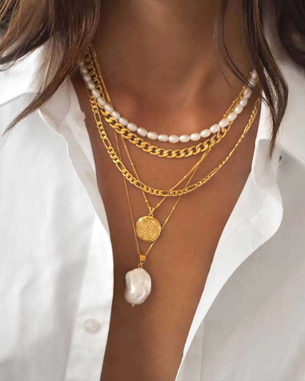 FLOATING PEARL NECKLACE