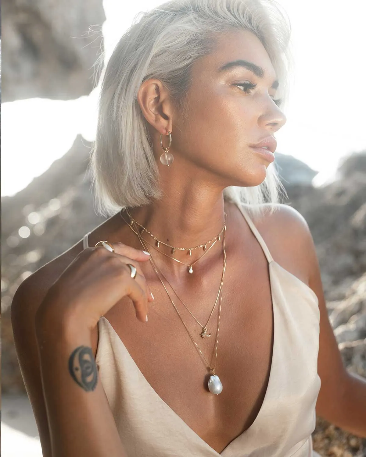FLOATING PEARL NECKLACE