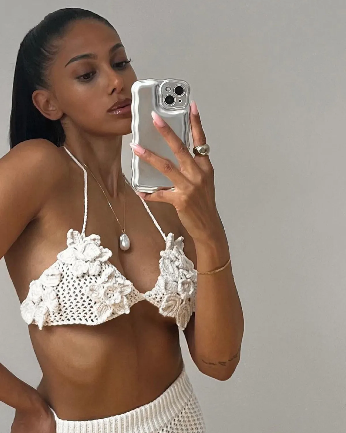 FLOATING PEARL NECKLACE