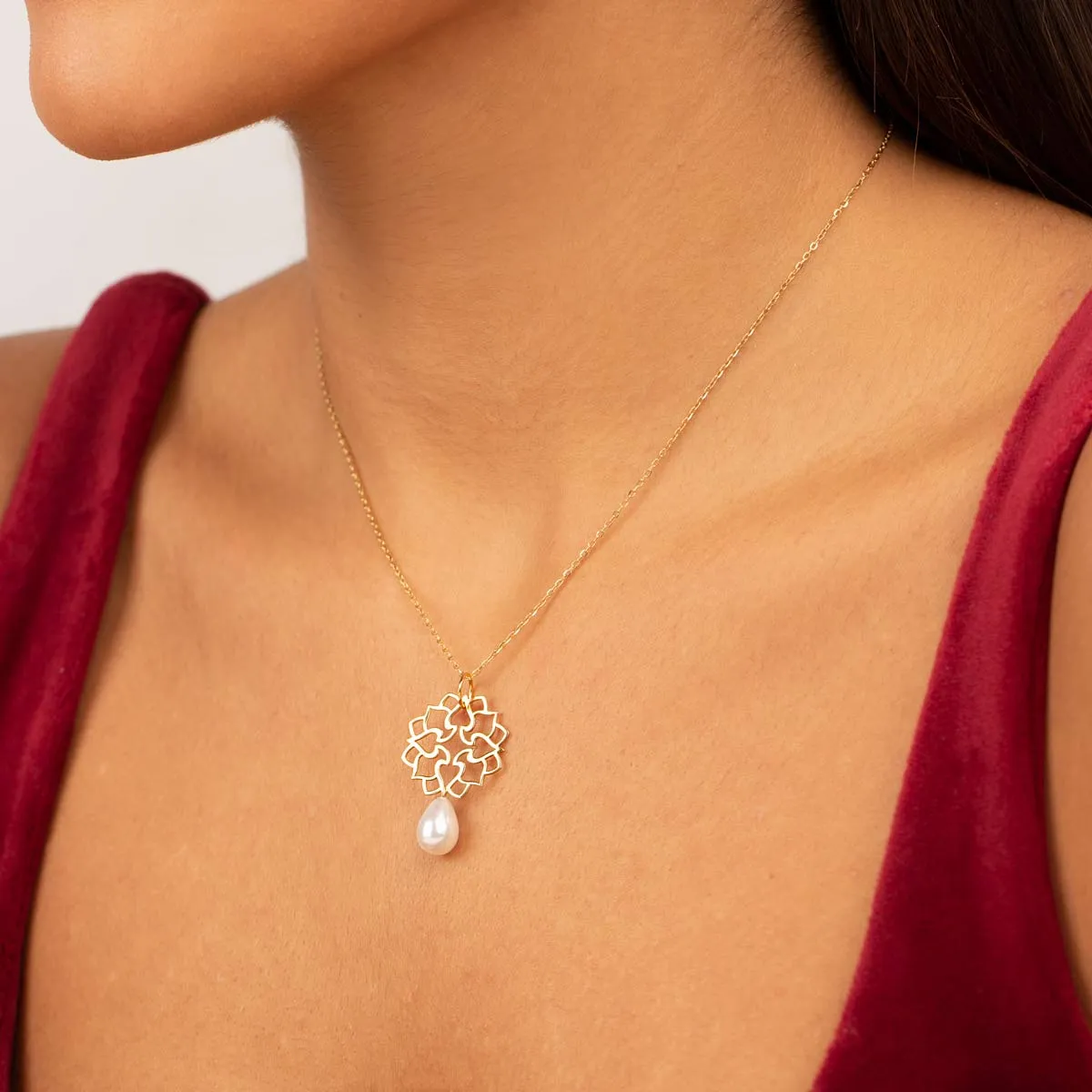 Flower and Drop Pearl Chain Necklace