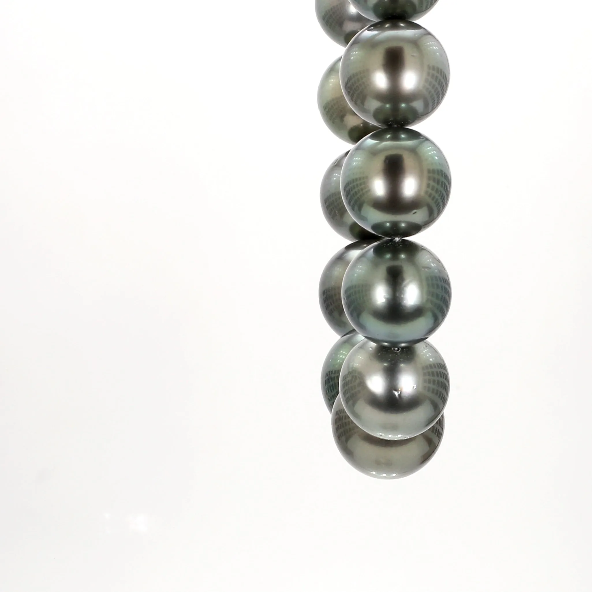 Stunning Tahitian Pearl Necklace 13-17mm